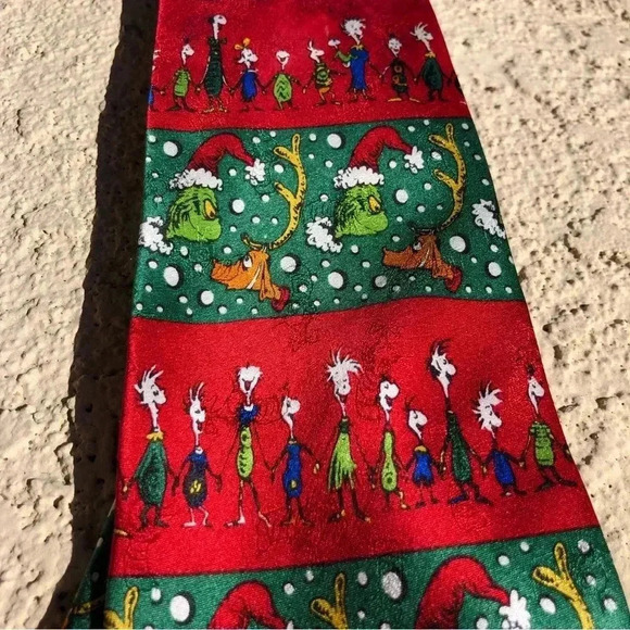 Dr Seuss The Grinch That Stole Christmas Silk Tie from Suess Wear - Picture 3 of 6